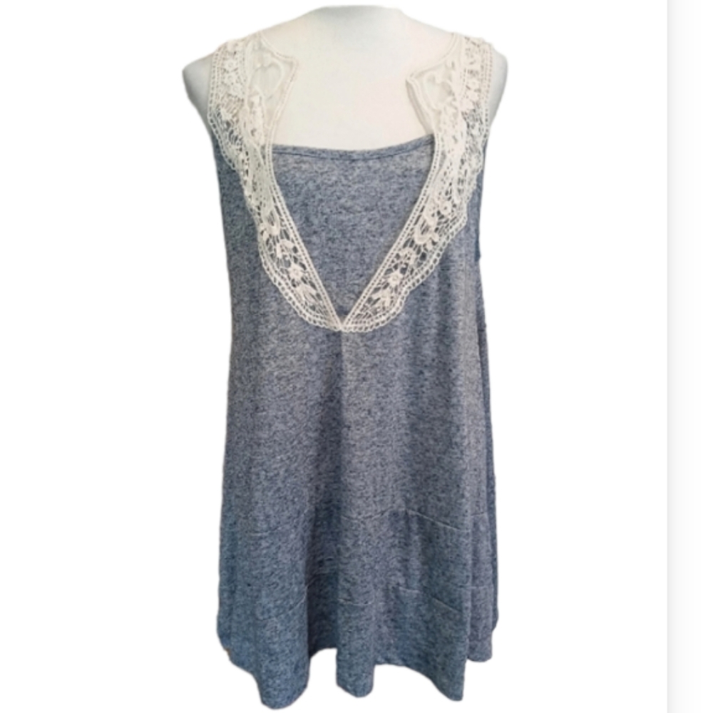 EUC FASHION BUG Linen-Blend Crocheted Collar Tunic-Length Side-Slit Tank Blouse